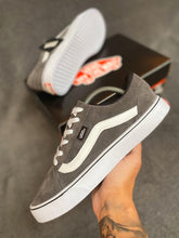 Carregar imagem no visualizador da galeria, TÊNIS VANS OLD SKOOL SOLA VULCANIZADA
