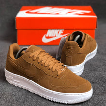 Carregar imagem no visualizador da galeria, TÊNIS NIKE AIR FORCE 1 CAMURÇA
